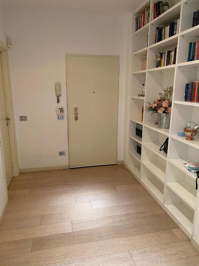 Lovely Apartment In The New Porta Nuova Area Milaan Buitenkant foto
