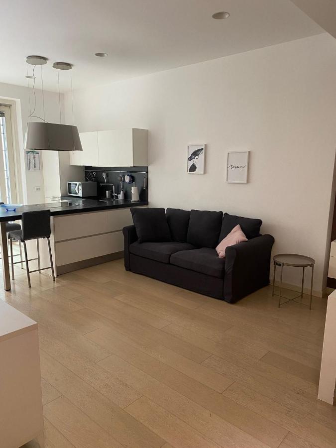 Lovely Apartment In The New Porta Nuova Area Milaan Buitenkant foto