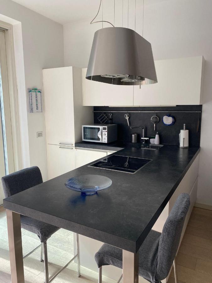 Lovely Apartment In The New Porta Nuova Area Milaan Buitenkant foto