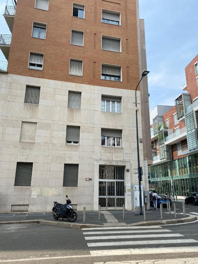 Lovely Apartment In The New Porta Nuova Area Milaan Buitenkant foto