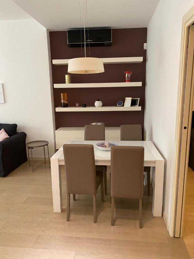 Lovely Apartment In The New Porta Nuova Area Milaan Buitenkant foto