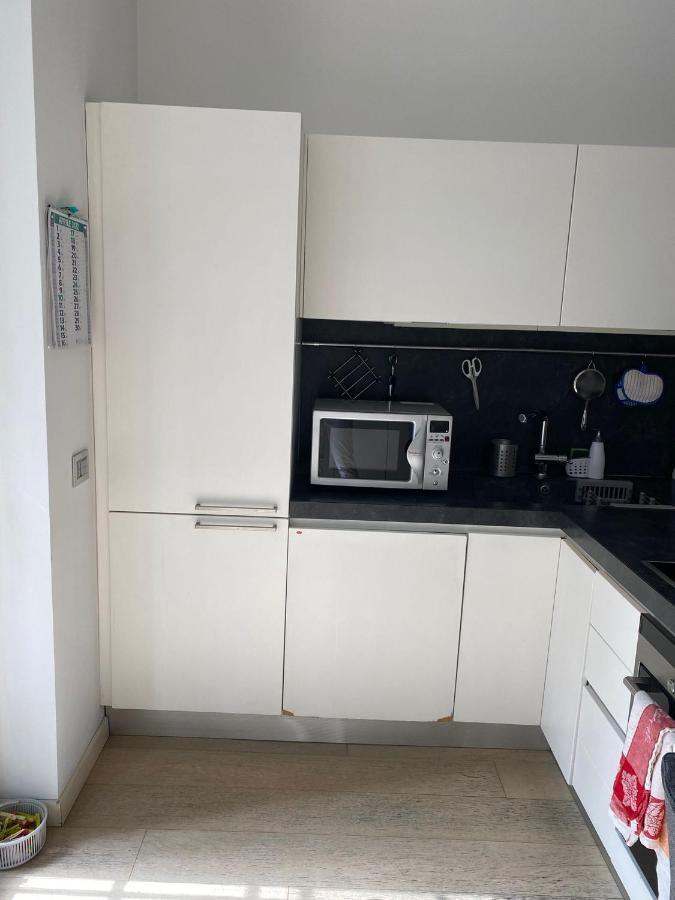 Lovely Apartment In The New Porta Nuova Area Milaan Buitenkant foto