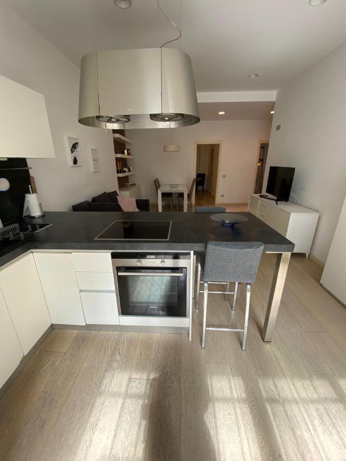 Lovely Apartment In The New Porta Nuova Area Milaan Buitenkant foto